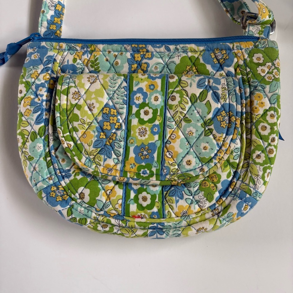 Vera Bradley retired pattern “English Meadow’ Quilted Shoulder Bag